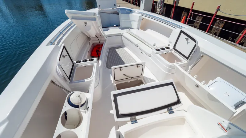 Slide: The Image of Intrepid 375 Nomad FE 2023 - 90