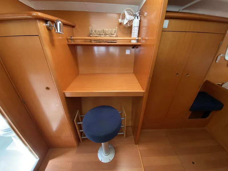 Slide: The Image of Starboard Hull - 13