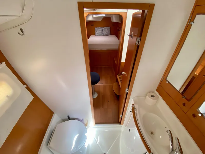 Slide: The Image of Starboard Hull - 16