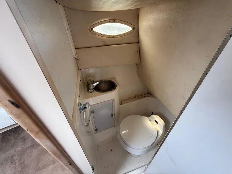 Slide: The Image of Wellcraft 2400 Martinique 2000 - 53