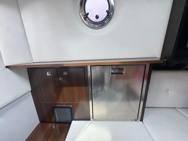 Slide: The Image of Cruisers Yachts 338 South Beach Edition Bow Rider 2021 - 50