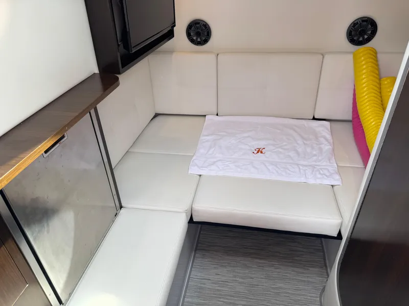 Slide: The Image of Cruisers Yachts 338 South Beach Edition Bow Rider 2021 - 51