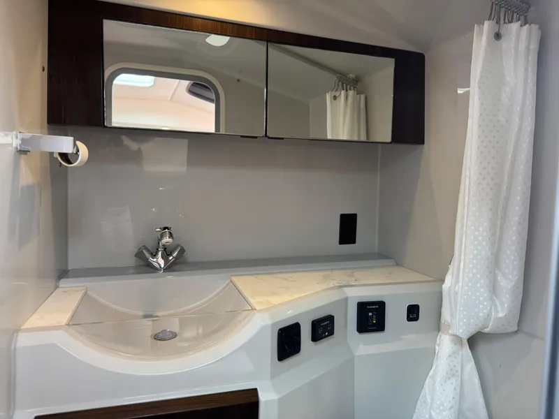 Slide: The Image of Cruisers Yachts 338 South Beach Edition Bow Rider 2021 - 54