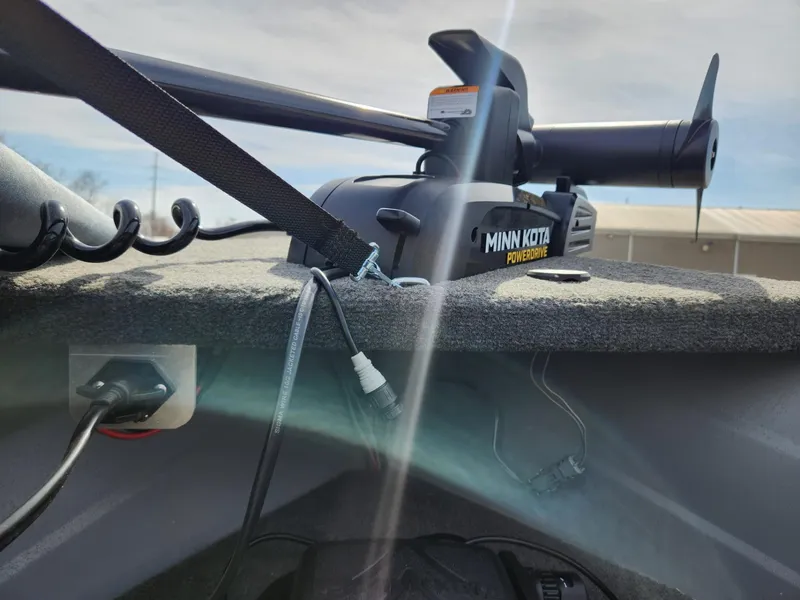 Slide: The Image of 2021 Starcraft 16 SF DLX boat with Minn Kota PowerDrive trolling motor. - 13