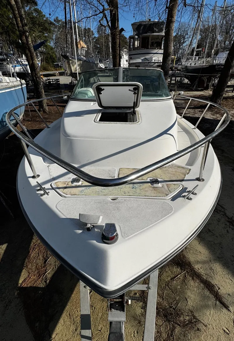 Slide: The Image of 2001 Aquasport 215 Explorer - 19