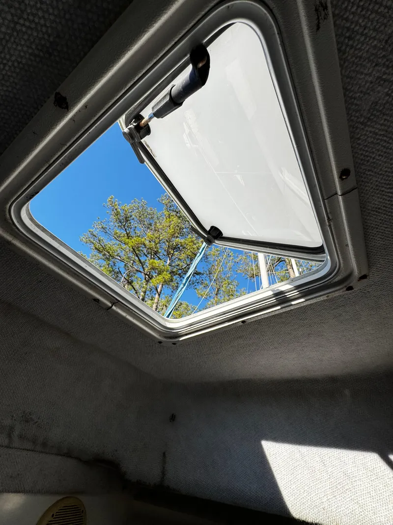 Slide: The Image of 2001 Aquasport 215 Explorer - 20