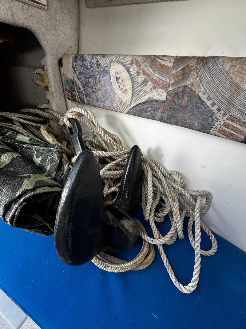 Slide: The Image of 2001 Aquasport 215 Explorer - 22