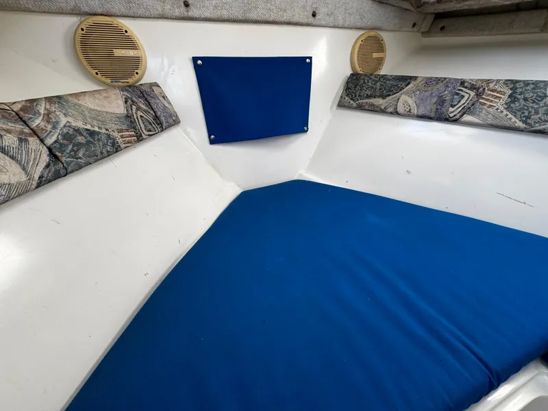 Slide: The Image of 2001 Aquasport 215 Explorer - 23