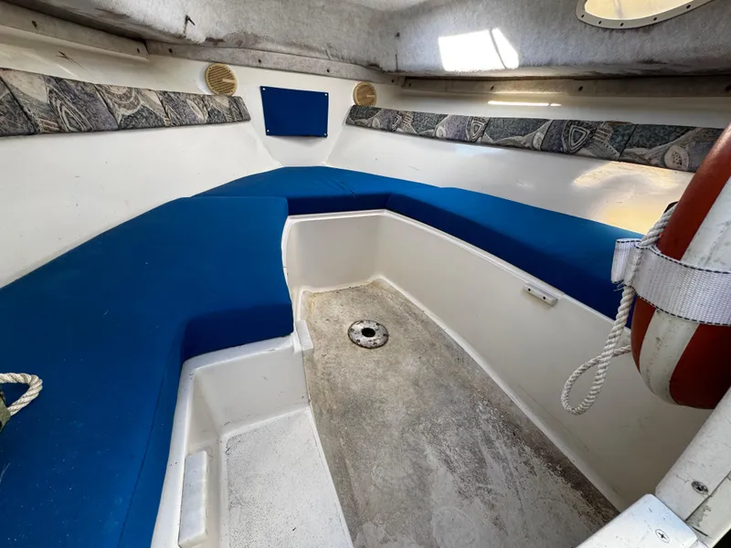 Slide: The Image of 2001 Aquasport 215 Explorer - 29