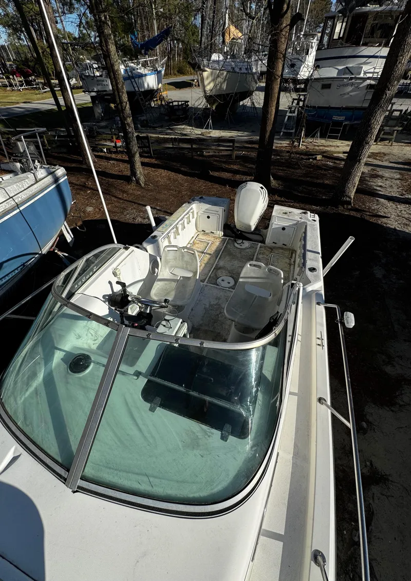 Slide: The Image of 2001 Aquasport 215 Explorer - 3