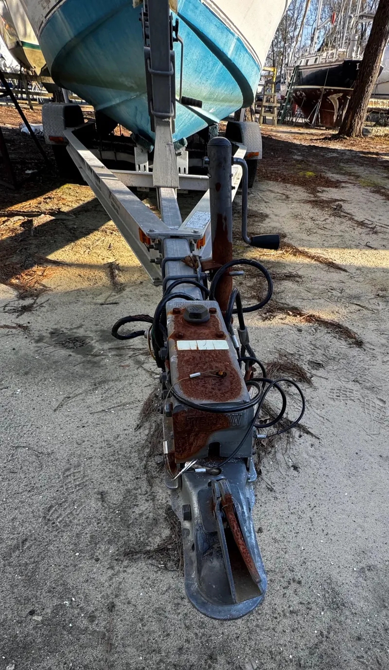 Slide: The Image of 2001 Aquasport 215 Explorer - 36