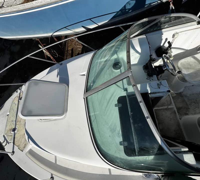 Slide: The Image of 2001 Aquasport 215 Explorer - 4