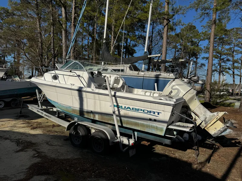 Slide: The Image of 2001 Aquasport 215 Explorer - 41