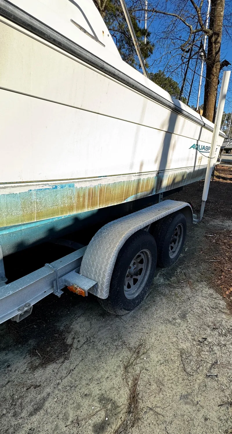 Slide: The Image of 2001 Aquasport 215 Explorer - 44