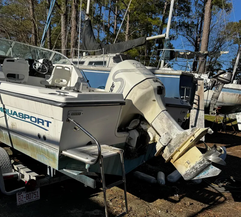 Slide: The Image of 2001 Aquasport 215 Explorer - 47