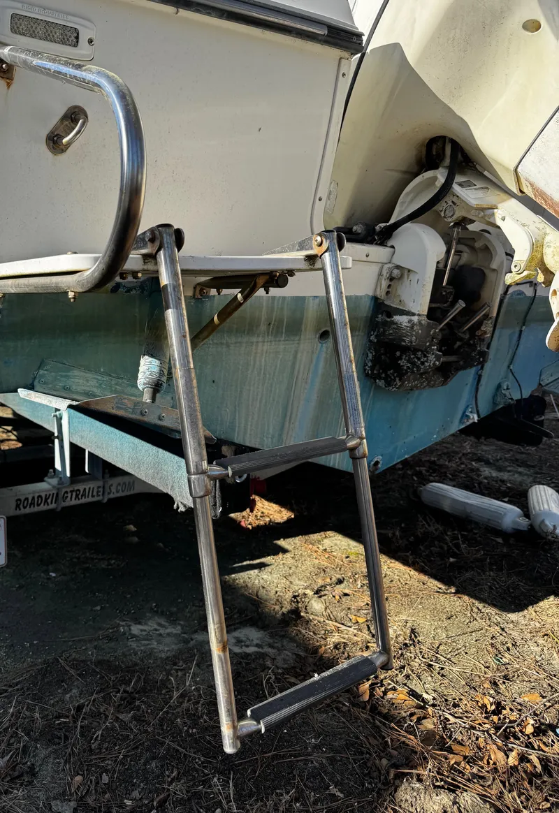 Slide: The Image of 2001 Aquasport 215 Explorer - 52