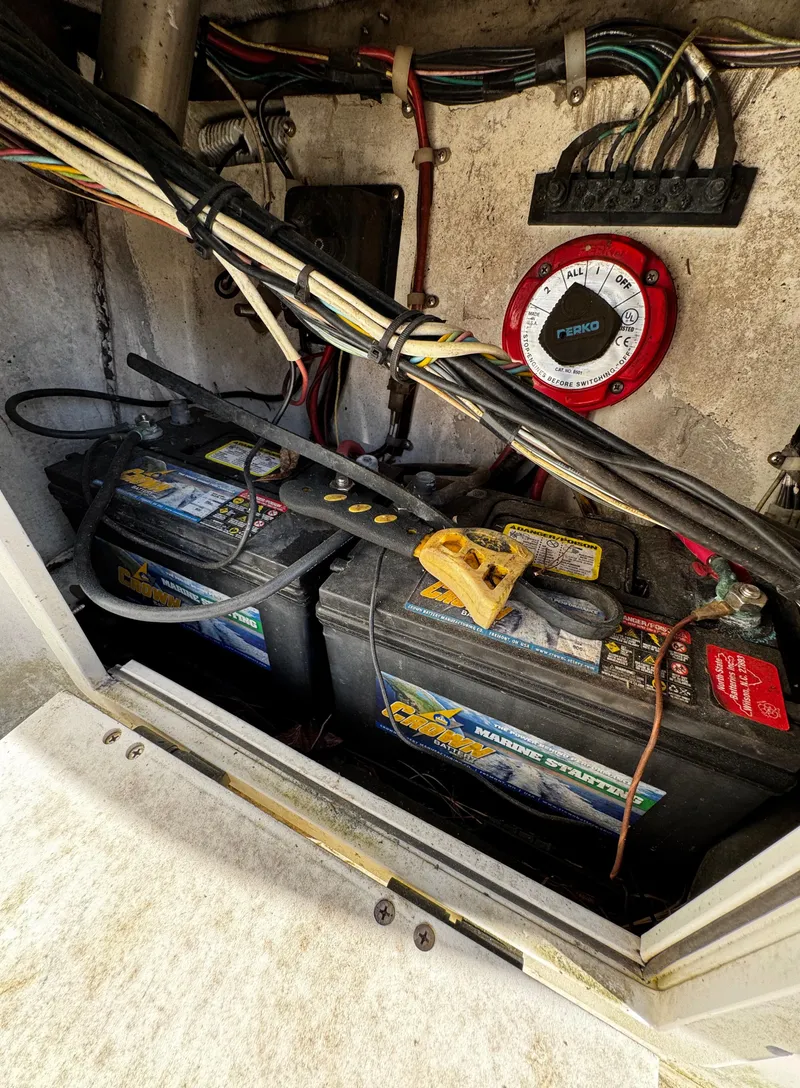 Slide: The Image of 2001 Aquasport 215 Explorer - 53