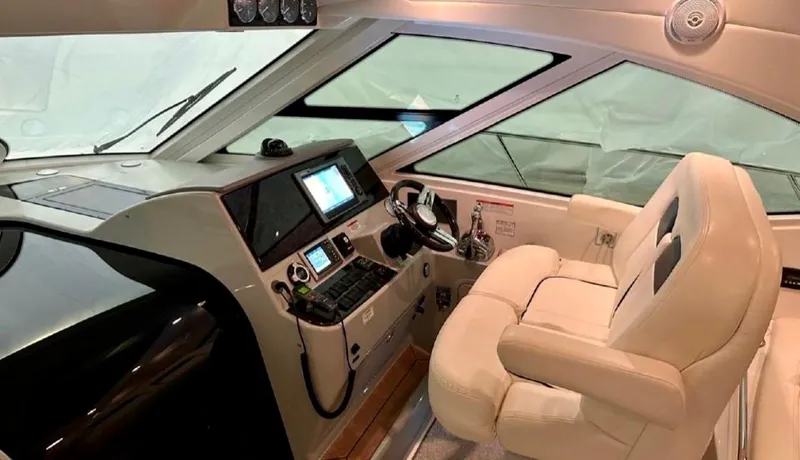 Slide: The Image of Sea Ray 470 Sundancer 2011 - 17