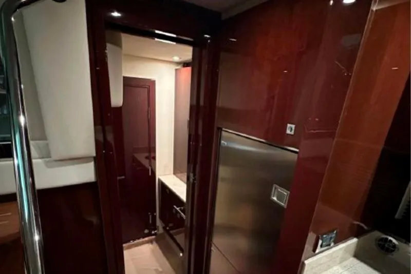 Slide: The Image of Sea Ray 470 Sundancer 2011 - 24