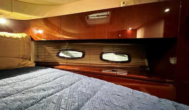 Slide: The Image of Sea Ray 470 Sundancer 2011 - 29
