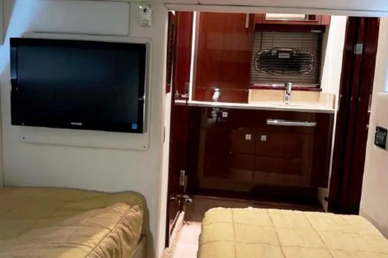 Slide: The Image of Sea Ray 470 Sundancer 2011 - 34
