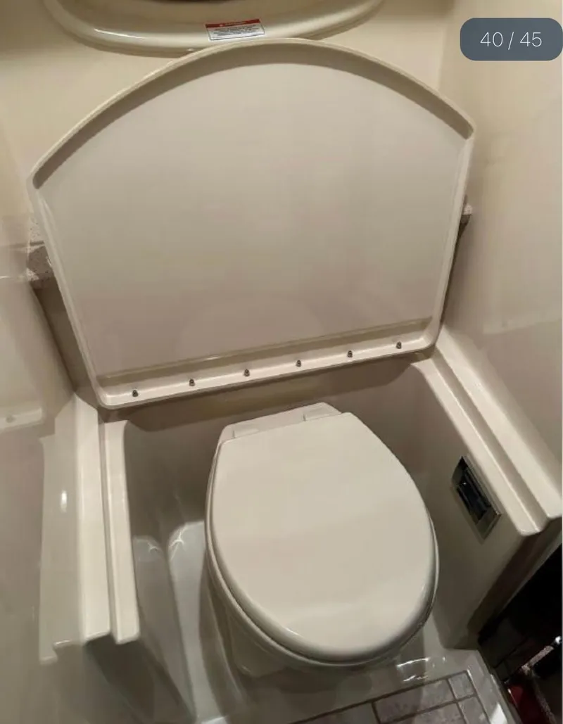 Slide: The Image of Sea Ray 470 Sundancer 2011 - 40