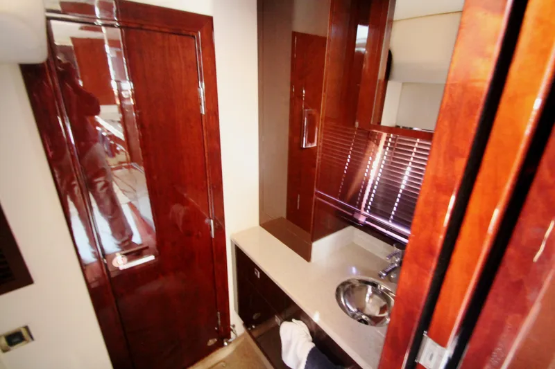 Slide: The Image of Sea Ray 470 Sundancer 2011 - 57