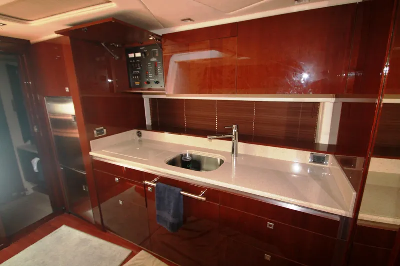 Slide: The Image of Sea Ray 470 Sundancer 2011 - 67