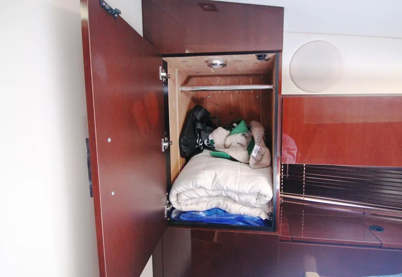 Slide: The Image of Sea Ray 470 Sundancer 2011 - 76