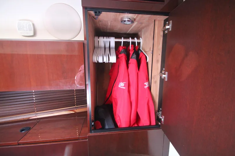 Slide: The Image of Sea Ray 470 Sundancer 2011 - 77