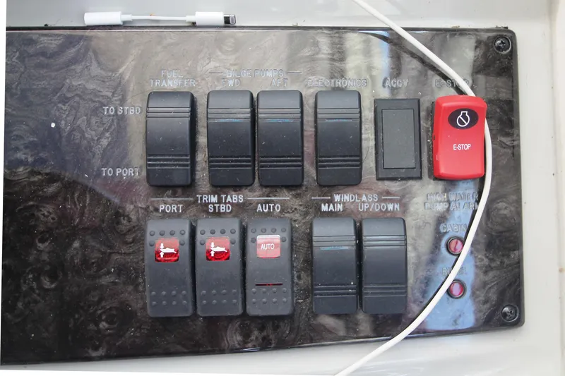 Slide: The Image of Sea Ray 470 Sundancer 2011 - 83