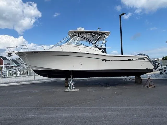 Slide: The Image of Grady-White Express 330 2014 - 2