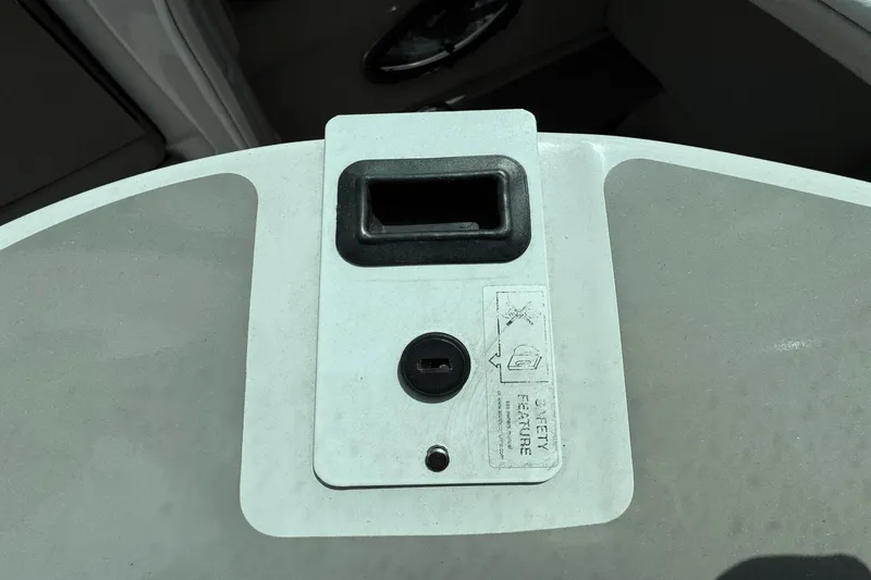 Slide: The Image of Crownline Boats 255SS 2013 - 22