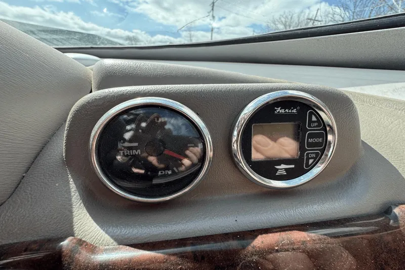 Slide: The Image of Crownline Boats 255SS 2013 - 29