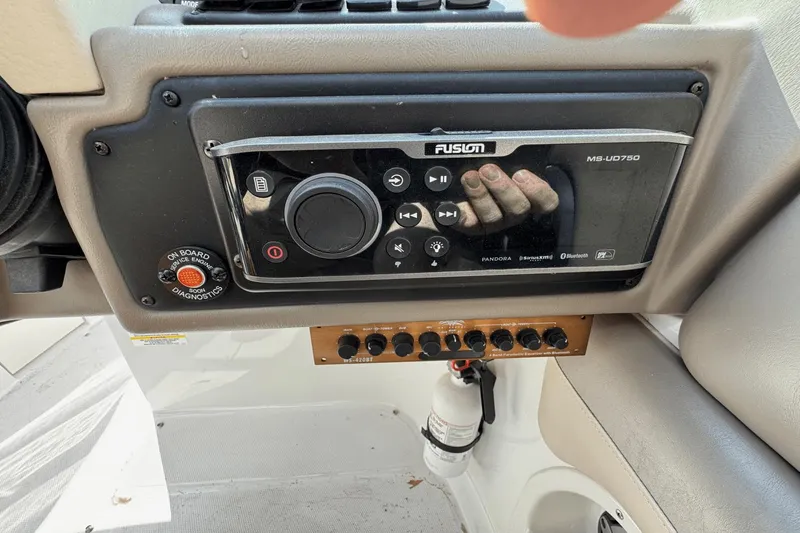 Slide: The Image of Crownline Boats 255SS 2013 - 31