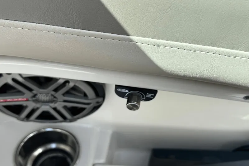 Slide: The Image of Crownline Boats 255SS 2013 - 34