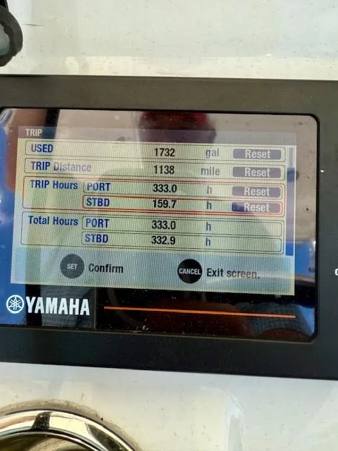 Slide: The Image of Yamaha display showing trip data for 2016 Regulator 25 boat, including fuel and hours. - 19