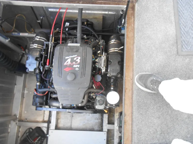 Slide: The Image of Engine compartment of a 2008 Sumerset 7518 houseboat with MerCruiser 4.3 MPI engine. - 20