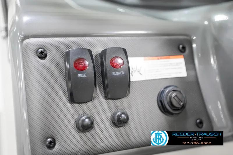 Slide: The Image of Control panel of 2018 Yamaha SX190 boat with bilge and blower switches. - 35