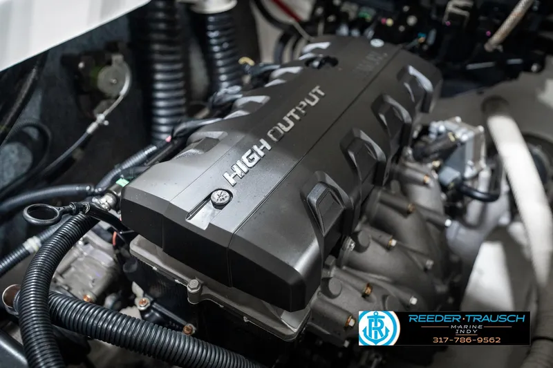 Slide: The Image of 2018 Yamaha SX190 engine with high output, detailed view. - 46