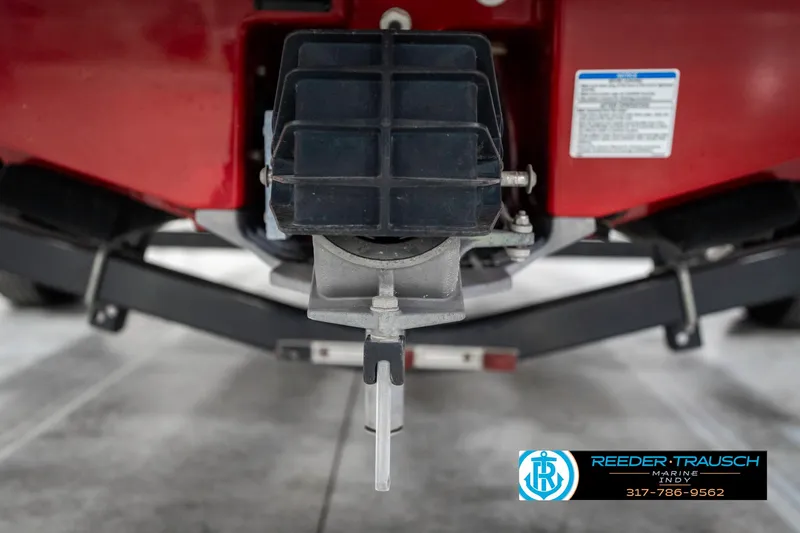 Slide: The Image of 2018 Yamaha SX190 boat trailer hitch and propeller detail. - 49