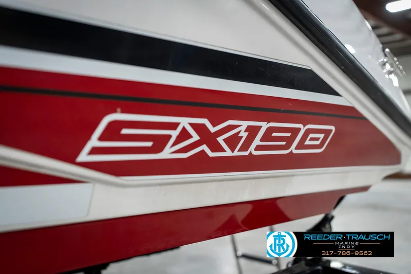 Slide: The Image of Yamaha Boats SX190 2018 - 51