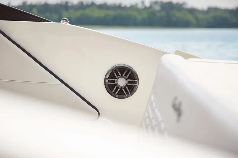 Slide: The Image of Sea Ray SPX 190 Outboard 2025 - 25