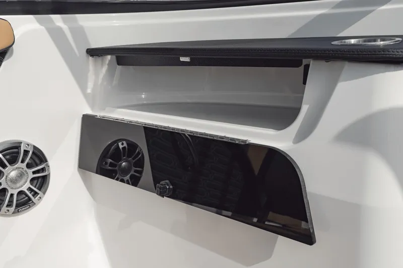 Slide: The Image of Sea Ray SPX 190 Outboard 2025 - 28