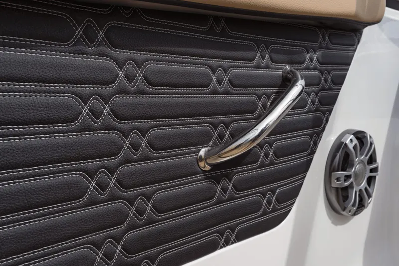 Slide: The Image of Sea Ray SPX 190 Outboard 2025 - 29