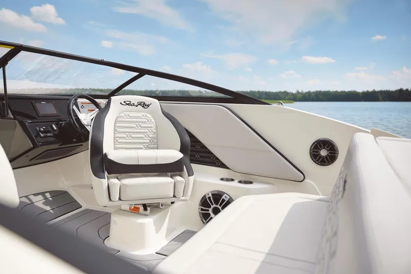 Slide: The Image of Sea Ray SPX 190 Outboard 2025 - 37