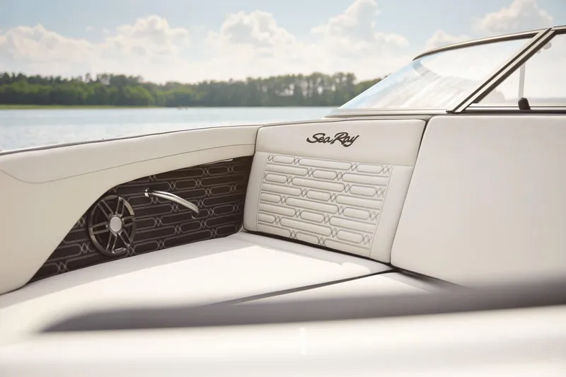 Slide: The Image of Sea Ray SPX 190 Outboard 2025 - 9