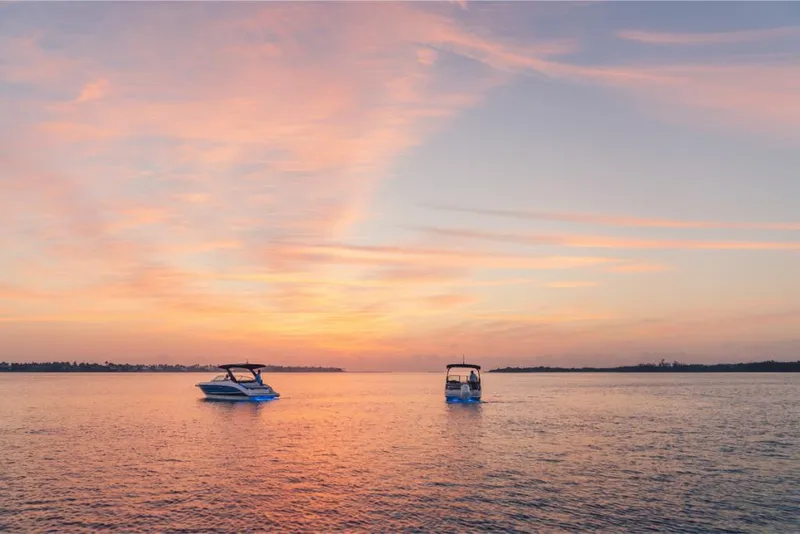 Slide: The Image of 2023-Sea-Ray-SLX-260-MarineMax - 31