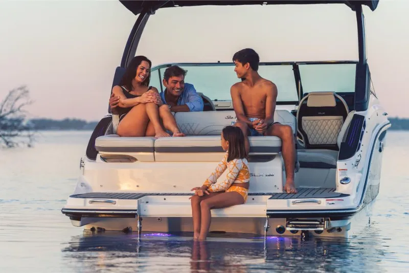 Slide: The Image of 2023-Sea-Ray-SLX-260-MarineMax - 7