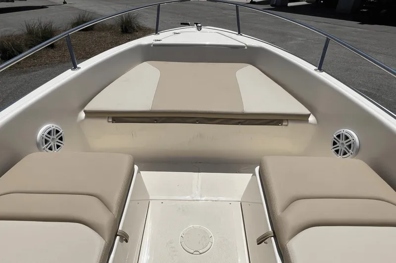 Slide: The Image of Scout 175 Sport Dorado 2025 - 15